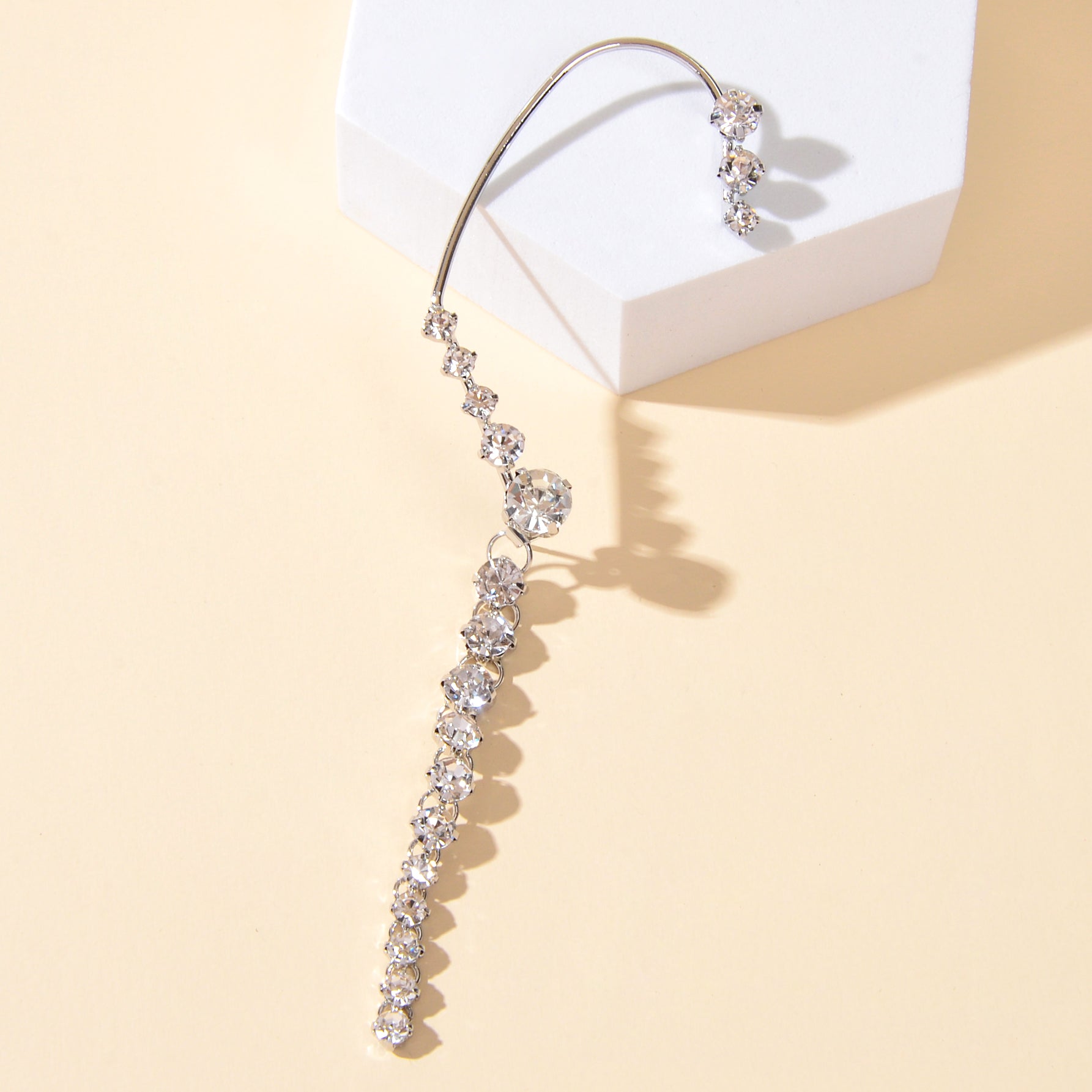 1 Stück Luxus Knorpel Schmuck Vollbesetzter Strass Langer Ear Cuff Knorpel Ohrring