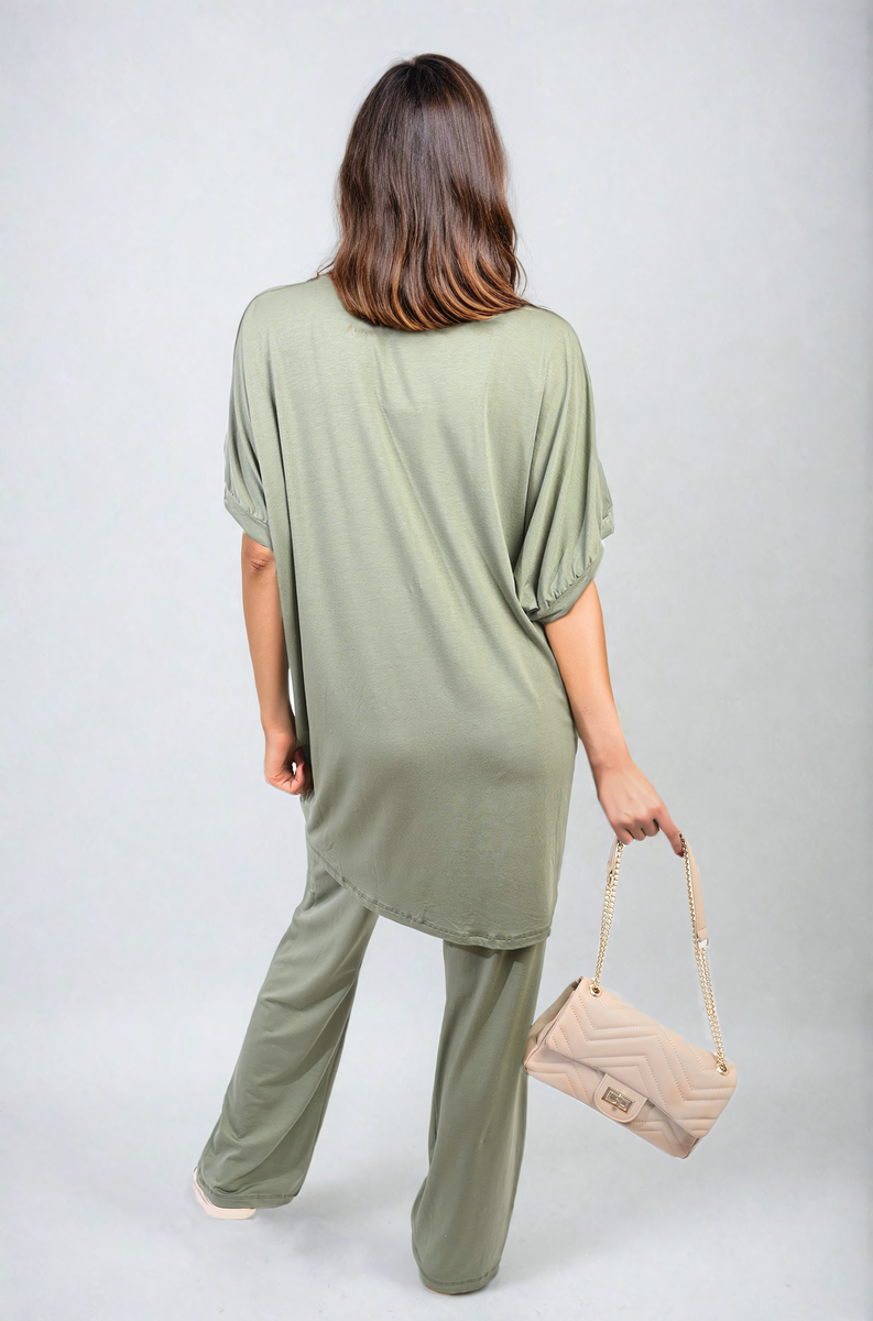 Oberteil mit Twist-Detail und tiefem Ausschnitt