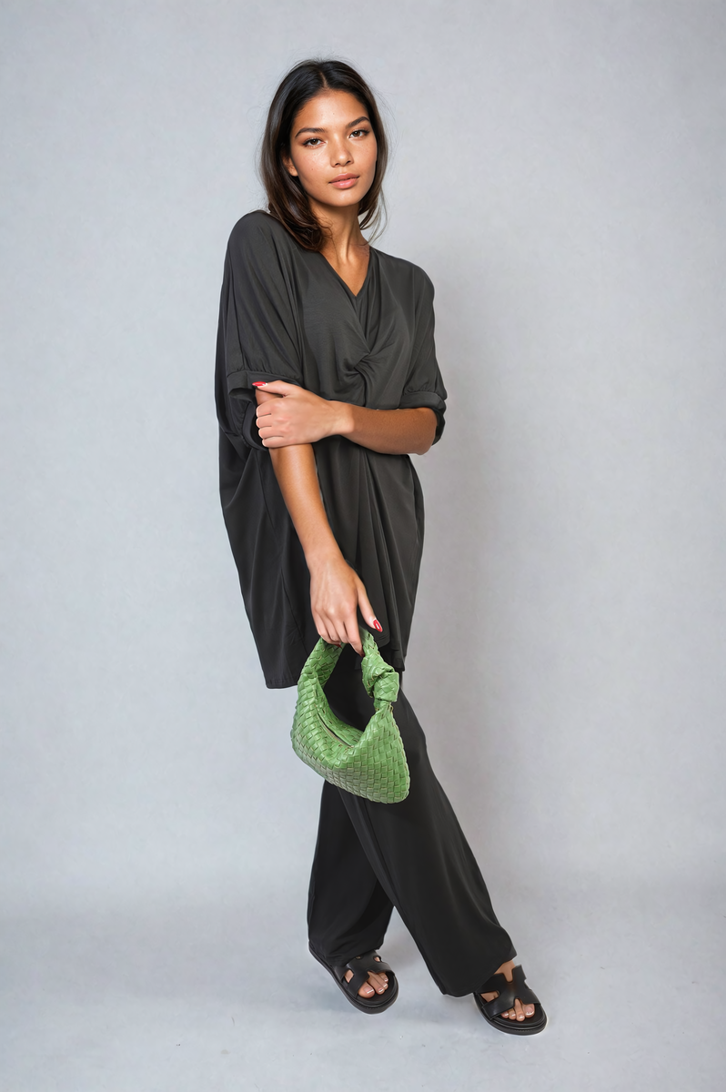 Oberteil mit Twist-Detail und tiefem Ausschnitt